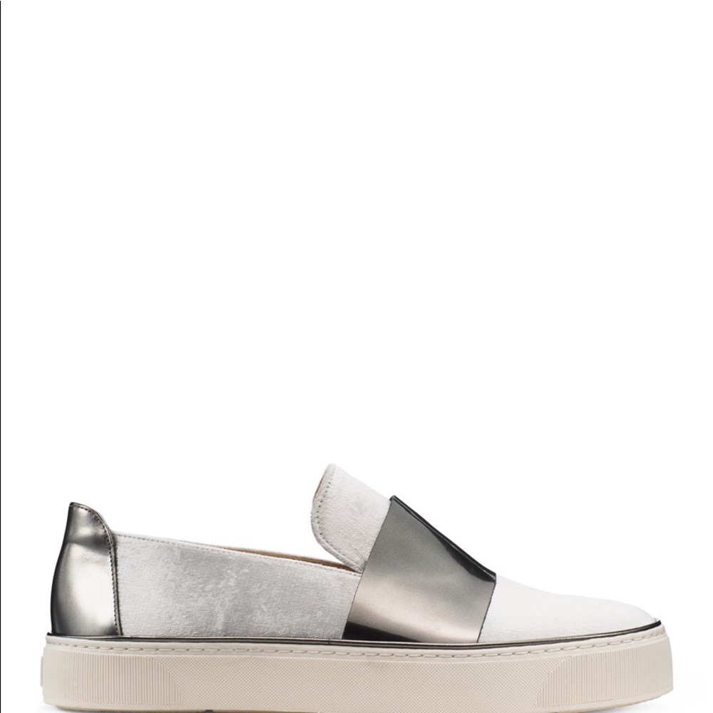 ！SOLD！Stuart Weitzman  silver velvet sneakers